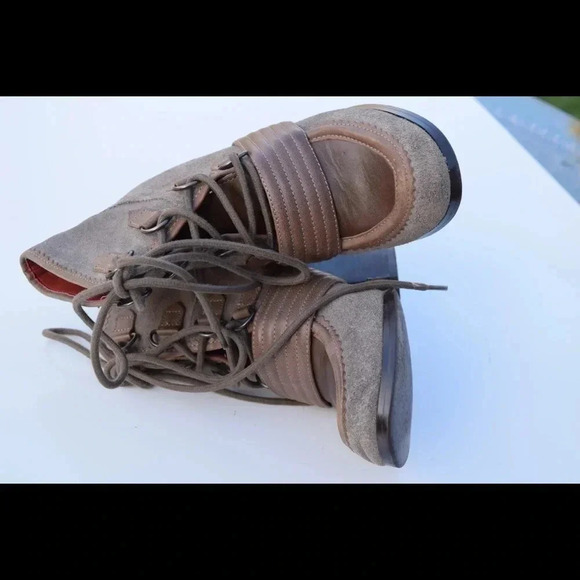 Luxury Rebel booties - Picture 4 of 8